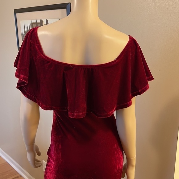 HOLIDAY Symphony Red Off Shoulder Velvet Sexy Dress D/4/A1262 - Picture 5 of 5